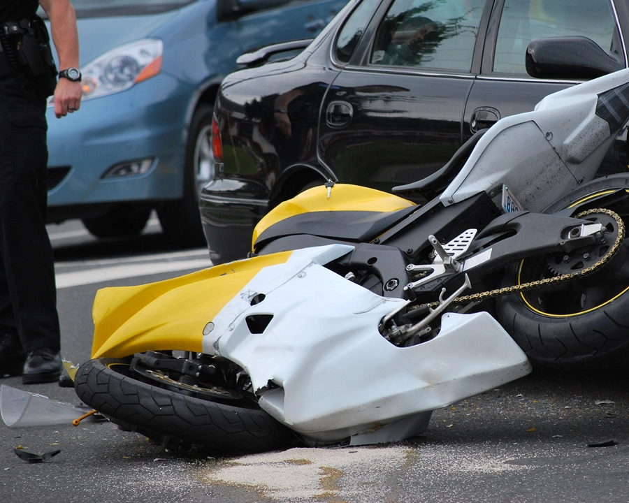 Motorcycle broken after an accident. Contact De Armas Law, a motorcycle accident lawyer in Orlando and Tampa, FL